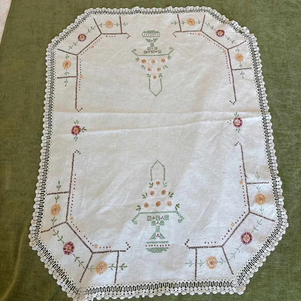 VTG Gorgeous Handmade Cross Stitch Table Cover / Dresser Cover Lace Edge 36.5x27